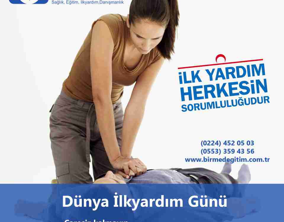 woman performing cardiopulmonary resuscitation on a man